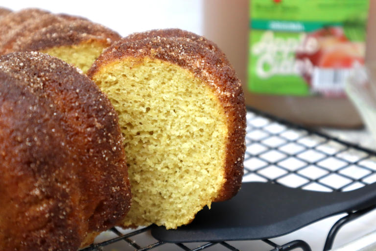 Easy Apple Cider Donut Bundt Cake Recipe