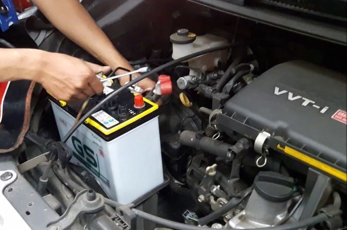 Hindari 5 Kesalahan Ini untuk Membuat Aki Mobil Anda Tahan Lama – Perhatikan dengan Cermat