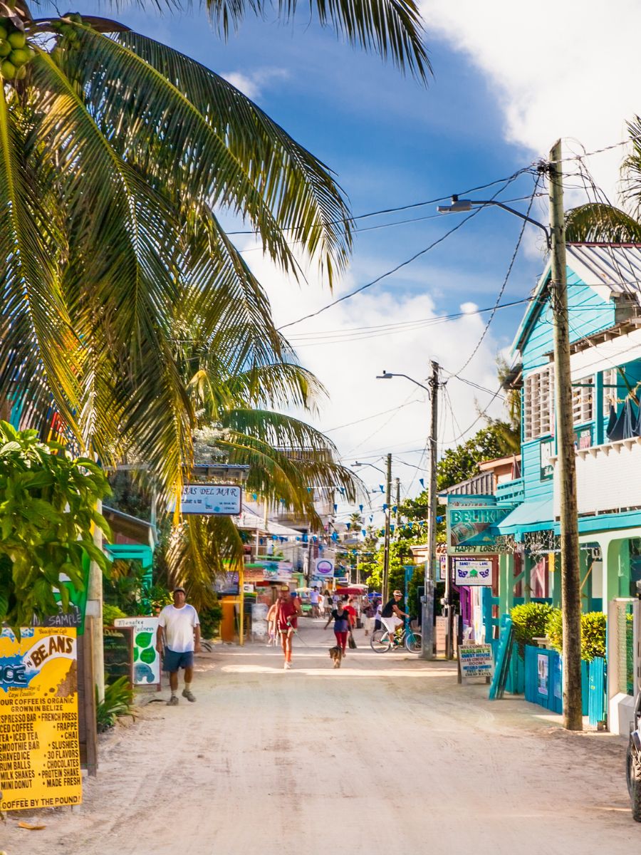 <p>Exploring a new city becomes more engaging with the guidance of a local expert. In Belize City, choosing to embark on a city tour is a great opportunity to learn more about the city’s history, culture, and heritage. </p>