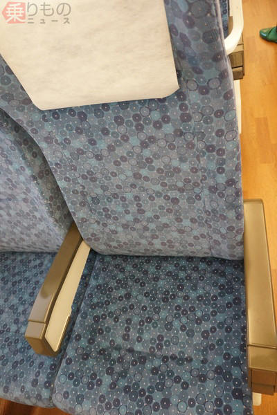 自由席は、座席自体は元のままだが、モケットが張り替えられた（2023年12月5日、安藤昌季撮影）。