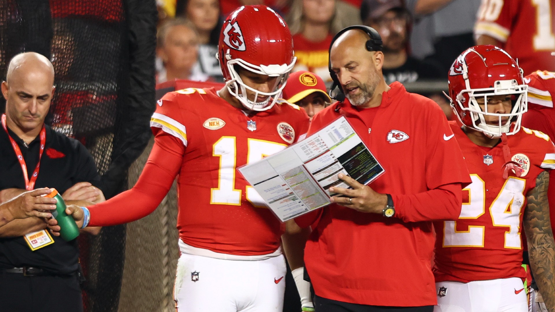 what channel is chiefs vs. patriots on today? time, tv schedule for nfl week 15 game