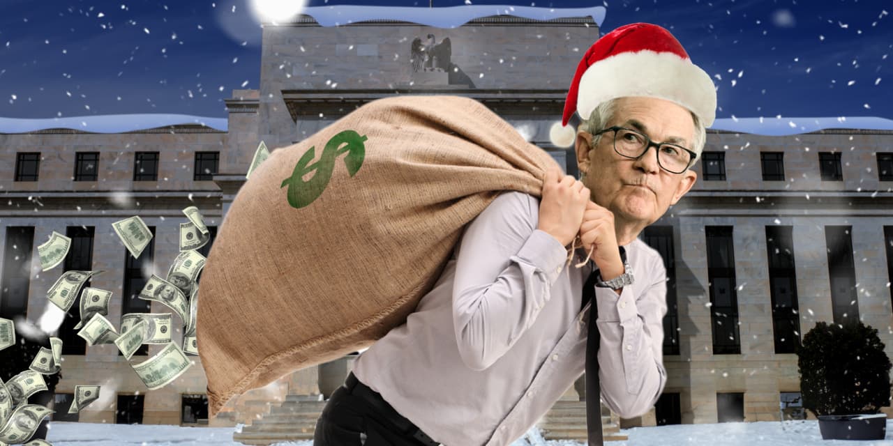 fed could be the grinch who ‘stole’ cash earning 5%. what a powell pivot means for investors.