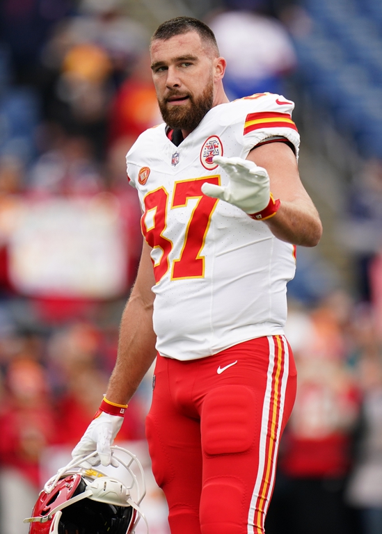 Travis Kelce not retiring yet, says he'll play another season