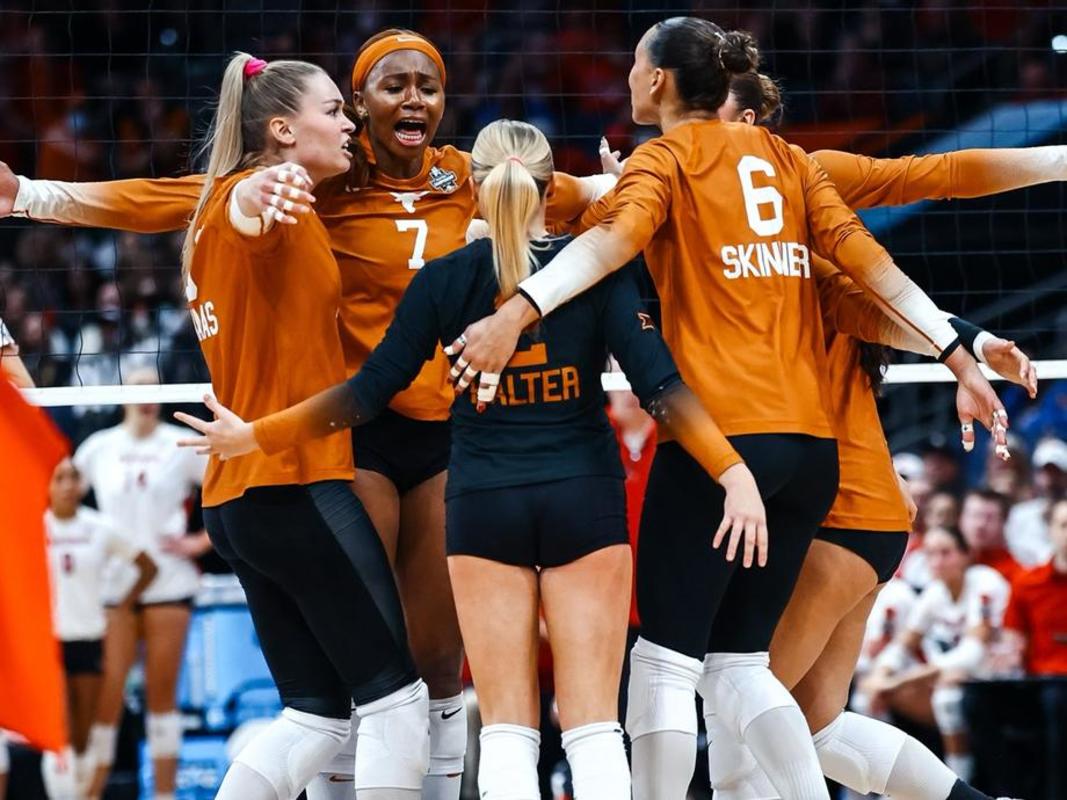 Back To Back Texas Longhorns Volleyball Claims Second Consecutive   AA1lE9dN.img