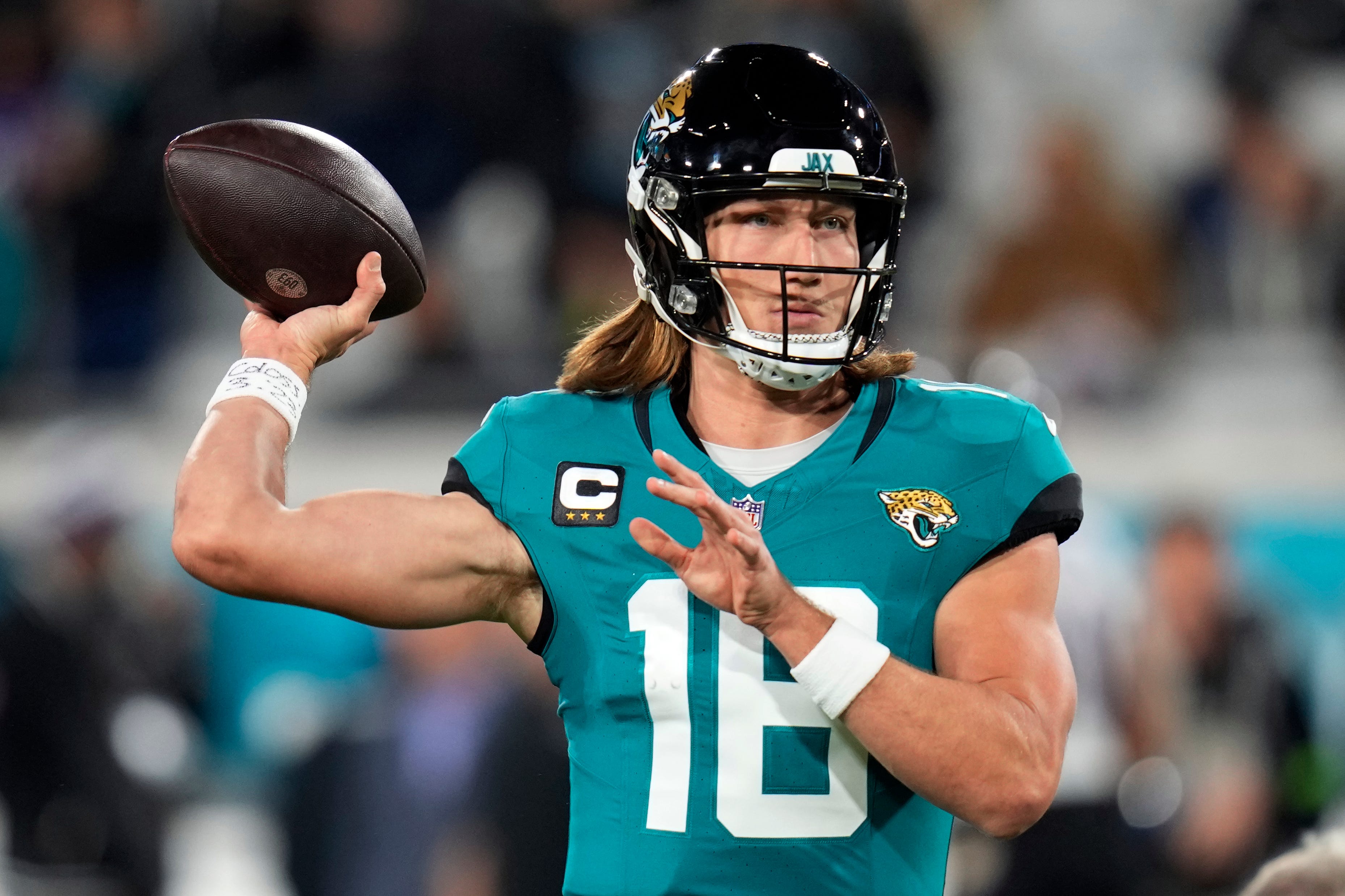 Trevor Lawrence bounces back from scoreless first half to throw his