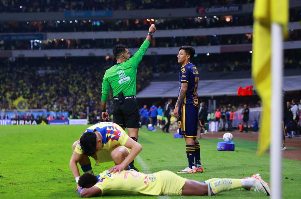 Raymundo Fulgencio hizo un Darío Burbano en final América vs Tigres