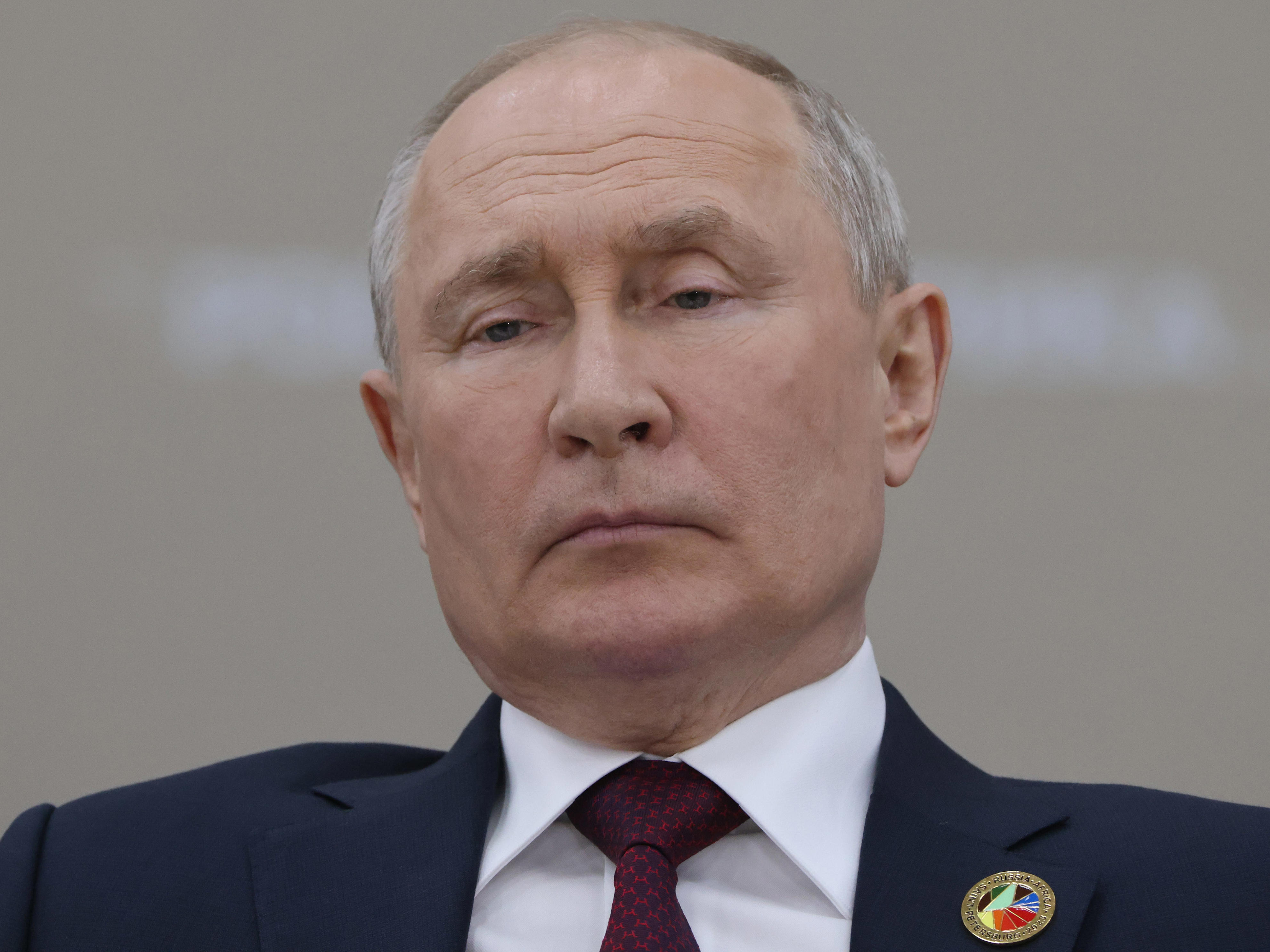 Putin Is Trying To Solve A 'trilemma' In Russia's Fragile Wartime ...