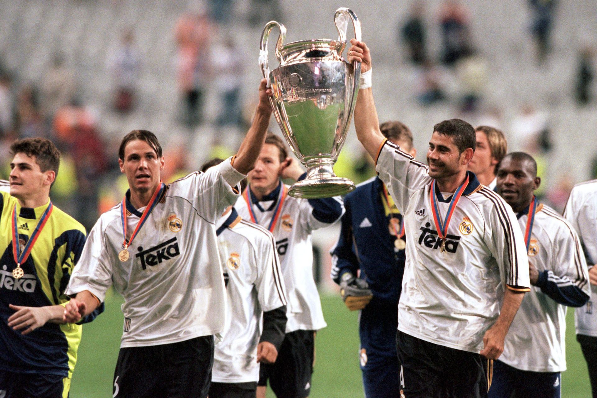 <p>Con la camiseta del Real Madrid Fernando Redondo ganó dos campeonatos de Liga (1995 y 1997), una Supercopa de España (1997), pero, sobre todo, dos Ligas de Campeones (1998 y 2000), con las que el conjunto madridista volvió a lo más alto del fútbol europeo tres décadas después y, en gran parte, gracias al futbolista argentino.</p>