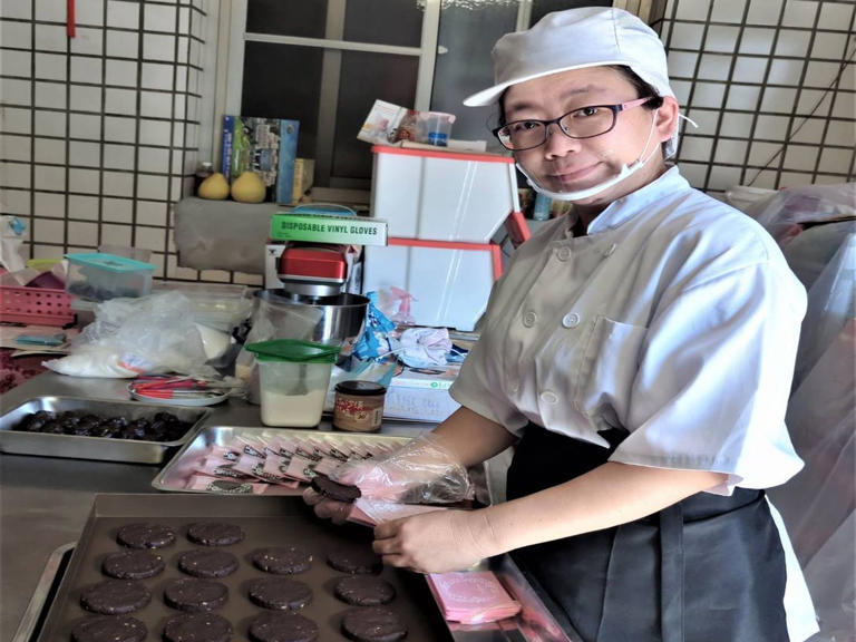 勞動力發展署中分署推出食品烘焙班，助二度就業婦女小萱成功創業。（圖：中分署提供）