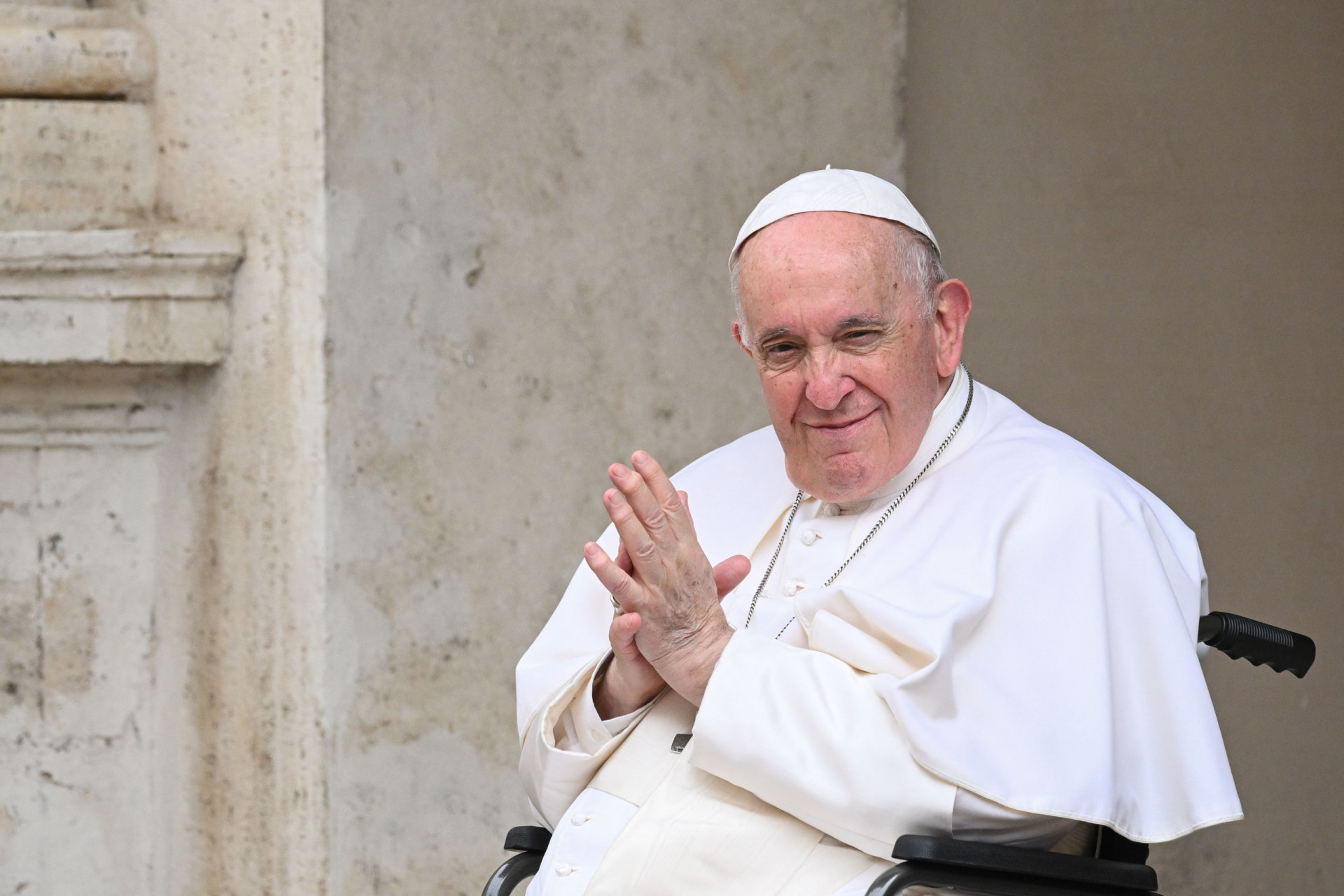 <p>According to the astrologer’s predictions, Pope Francis could soon see a replacement. "Through the death of a very old Pontiff, A Roman of good age will be elected, Of him it will be said that he weakens his see, But long will he sit and in biting activity," he wrote.</p><p>You may also like:<a href="https://www.starsinsider.com/n/483519?utm_source=msn.com&utm_medium=display&utm_campaign=referral_description&utm_content=638526en-us"> Disturbing finds in celebrity autopsies</a></p>