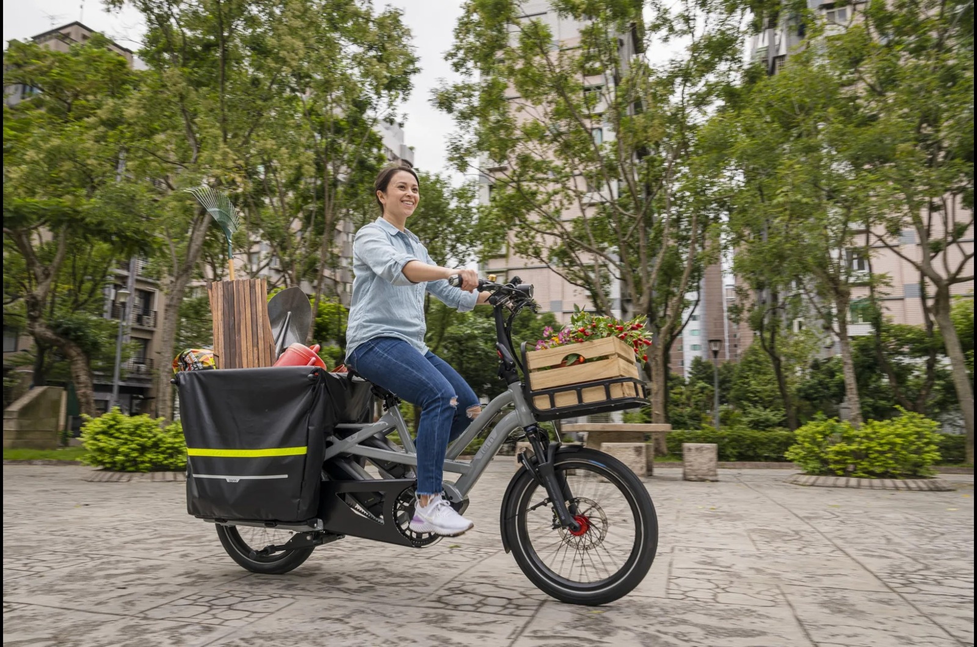 <p>The GSD S10 LR is designed with delivery in mind and buyers can purchase attachable components such as canopy child carriers, delivery crates, a shortbed tray, and even a bike tow kit. Its frame can carry up to 200kg, although this will, of course, affect the range. The S10 has 10 speeds, four selectable drive modes and is driven by a 63lb ft motor paired to a dual battery (900Wh), giving a range of 121 miles. Prices start from $5699 in the US for the dual battery option or £5100 for those in the UK. </p>