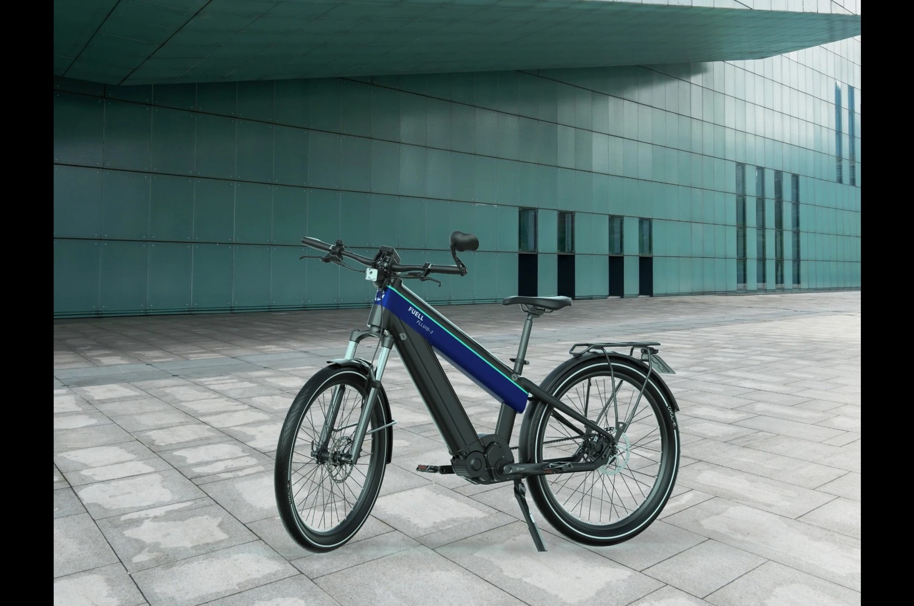 <p>The Flluid-2 gives a range of 217 miles on low assist mode and a range of 111 miles on high assist, due to its dual battery set-up providing 2000Wh. The battery will charge to 80% in four hours and 100% in six hours. Power comes from a 96lb ft 1000W motor with an integrated seven-speed automatic gearbox. All bikes are fitted with an LCD screen with Bluetooth and a geolocation system accessible via a mobile app, removable batteries, a ring lock, a headlight and a horn. Those in the US can expect to pay $4199 for the Flluid-2 and £4403 for UK buyers.</p>