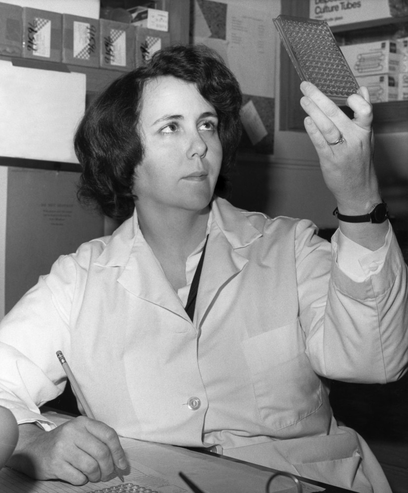 Salma Hayek's style through the years