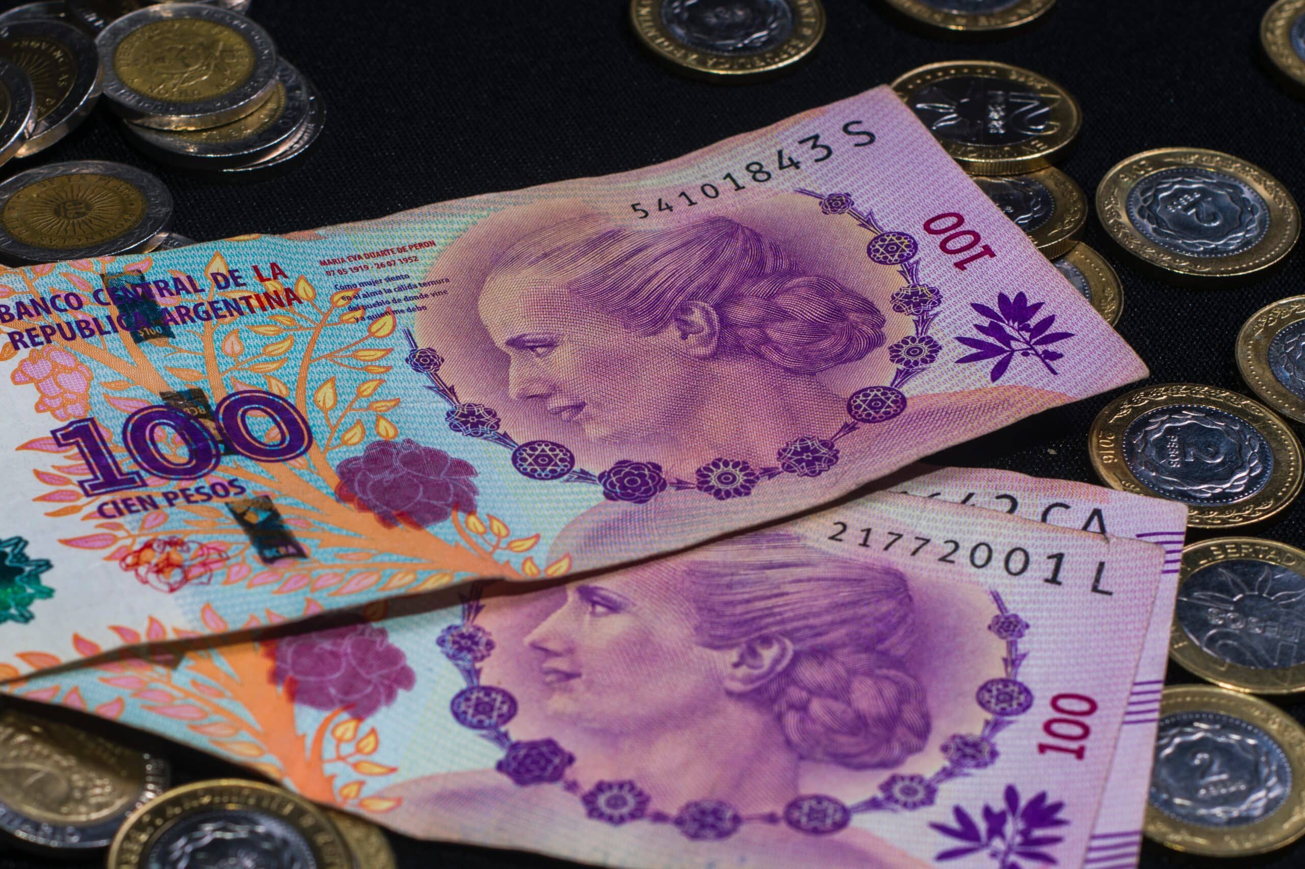 cambio de peso argentino a peso chileno hoy, 5 de mayo: valor, precio, qué es y a cuánto está el dólar blue