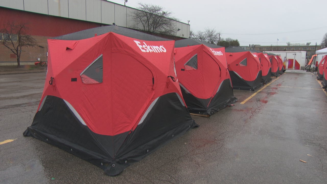 developer-sets-up-heated-tents-in-gatineau-parking-lot-to-shelter-homeless