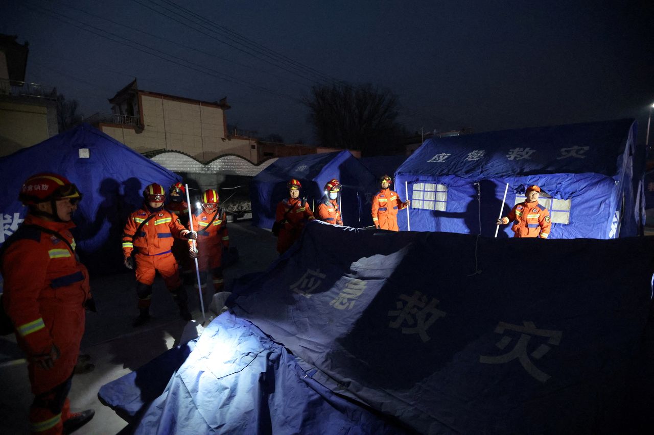 more than 100 killed in earthquake in northwest china