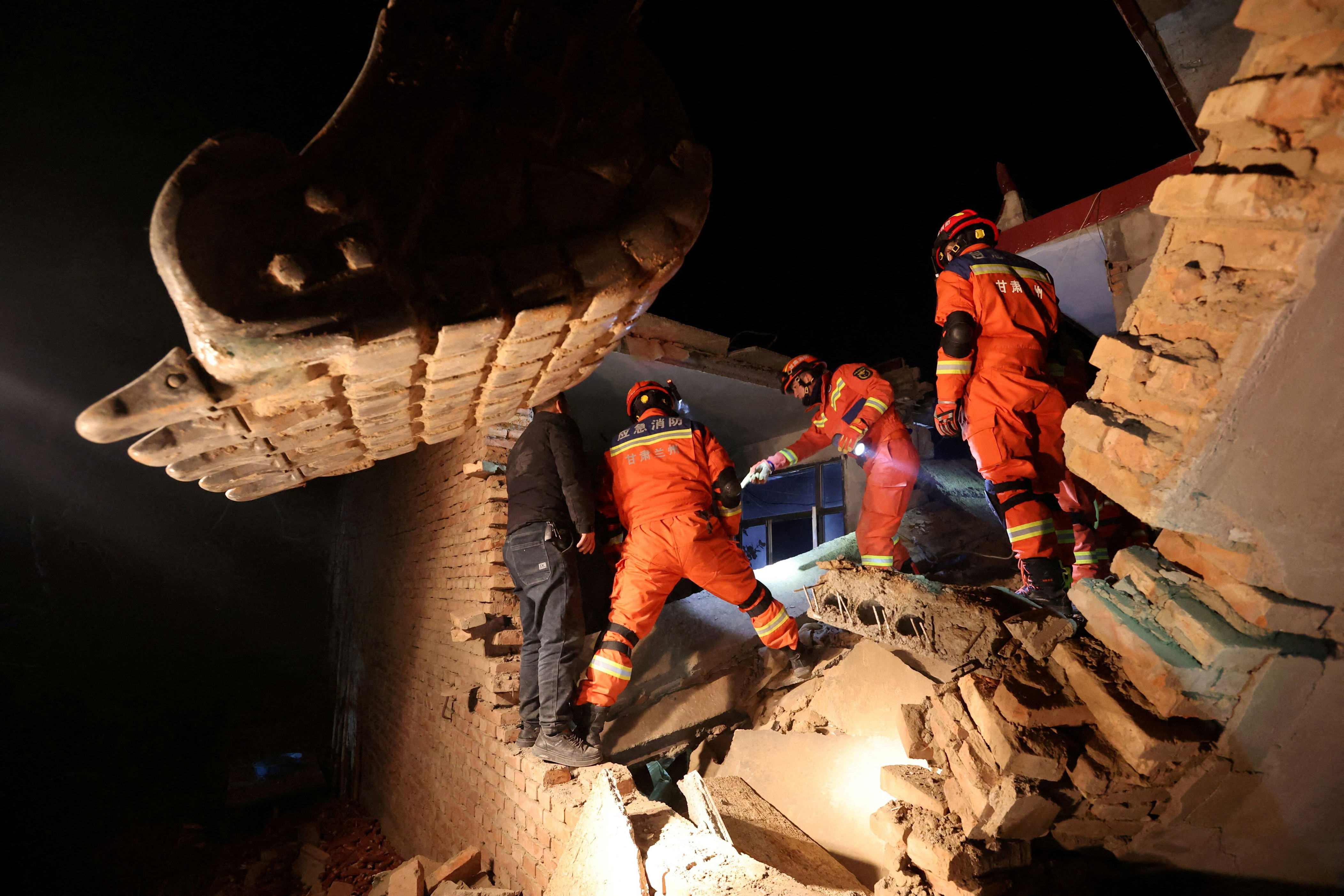 Earthquake kills more than 100 in northwest China