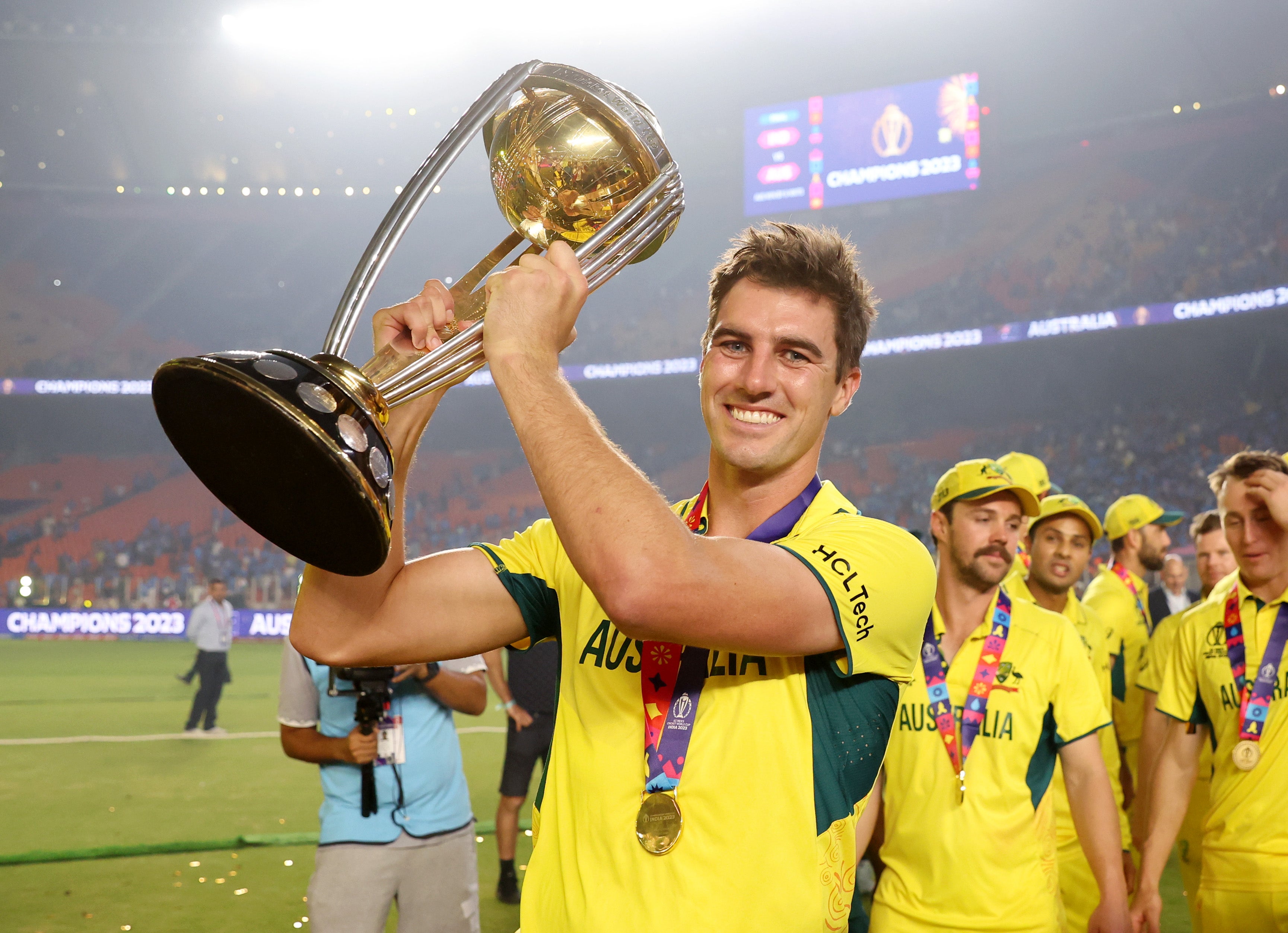 mitchell starc signs for world record price at ipl auction as harry brook joins delhi capitals