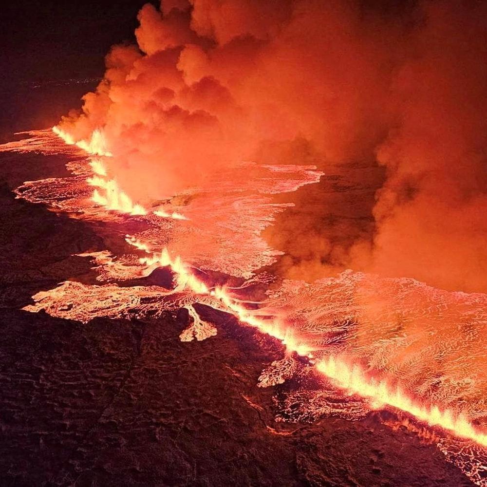 Nach wochenlangen Beben Vulkan auf Island bricht aus
