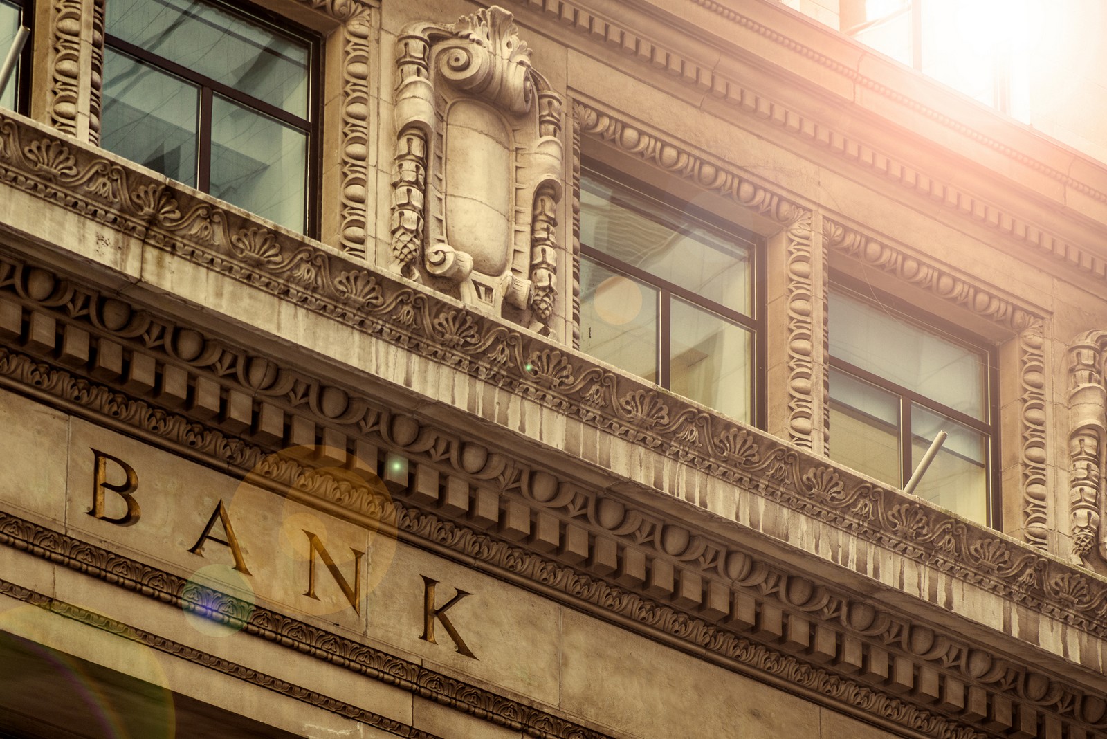 τράπεζες: με το αριστερό οι νέες εκταμιεύσεις το 2024