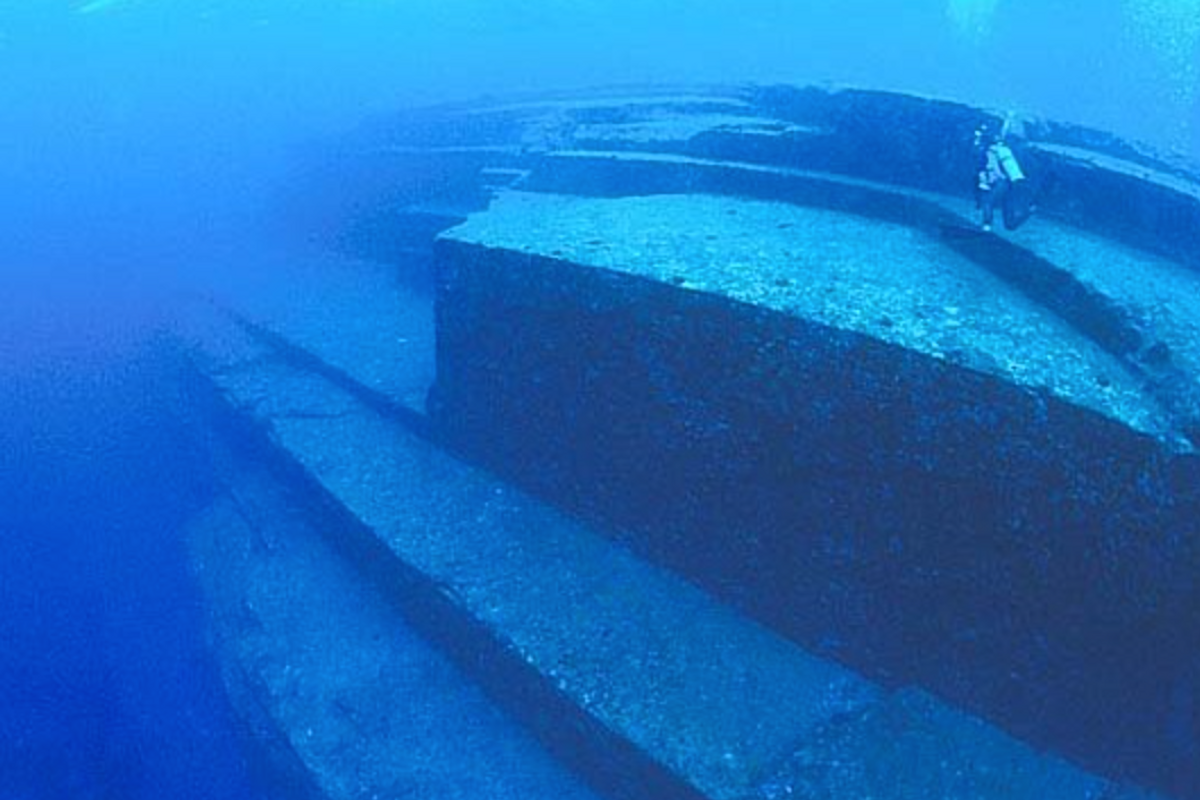Japan's ancient underwater 'pyramid' remains one of the world’s great ...