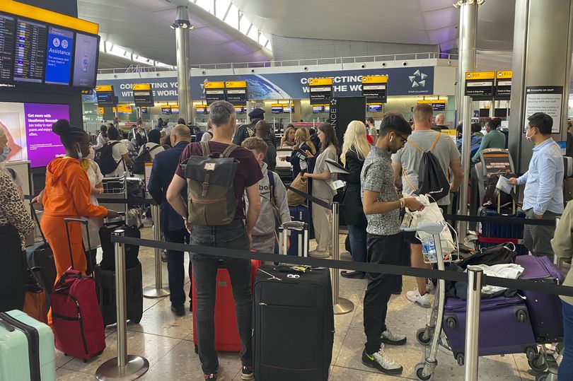 Heathrow, Gatwick And Manchester Airports To Scrap 100ml Liquid Rule