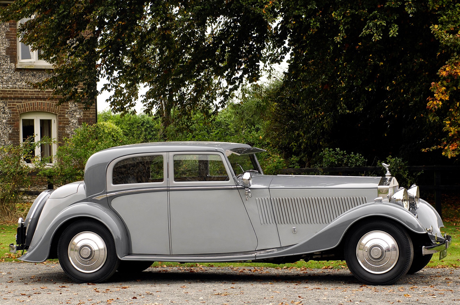 <p>The Rolls-Royce Phantom II was the <strong>pinnacle</strong> of luxury motoring at the start of the 1930s and came with an equally regal engine. The 7.6-liter <strong>straight-six</strong> might not have had the cylinder count of the later but smaller capacity Phantom III’s 7.3-liter V12, but it was an impressively <strong>smooth</strong>, refined engine befitting of this car and its clientele.</p><p>To achieve such smooth running, the engine had seven main bearings and also featured a one-piece cylinder head cast in aluminum. <strong>Dual ignition</strong> was standard practice for this model thanks to Rolls-Royce’s <strong>aero</strong><strong>-engine</strong> experience and desire for reliability. For those choosing the <strong>Continental</strong> model, <strong>racier</strong> camshafts were an option to increase power, though the factory never disclosed outputs for either version of the motor.</p>