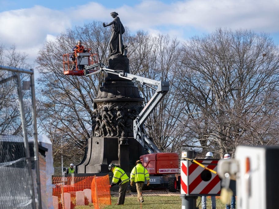 Judge Orders Arlington Cemetery Confederate Monument To Stay — For Now