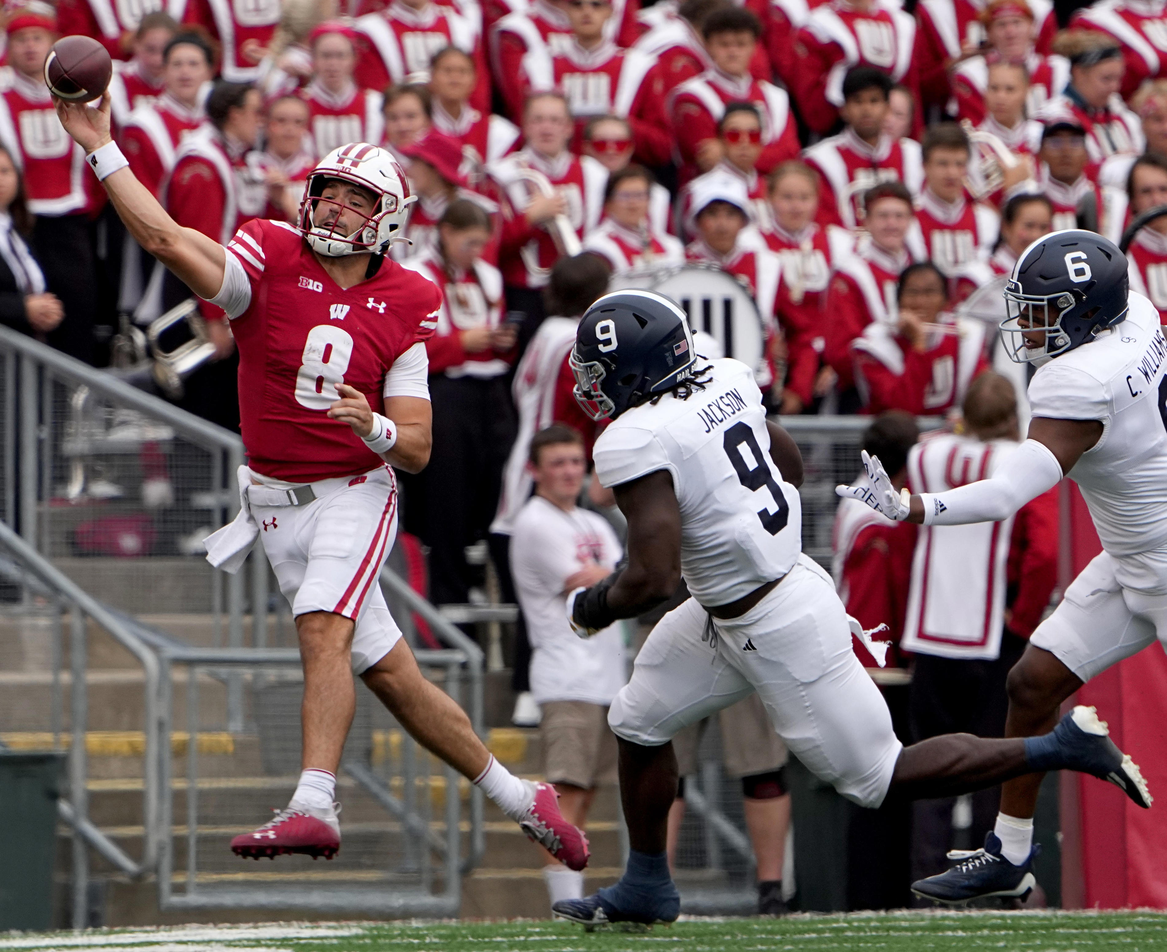 Wisconsin football helps in the Pro Bowl campaigns for a number of Badgers