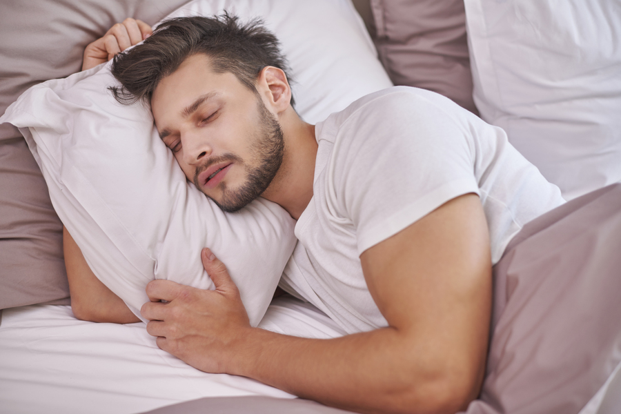 Viralizou: Homem mostra como dormir em menos de um minuto