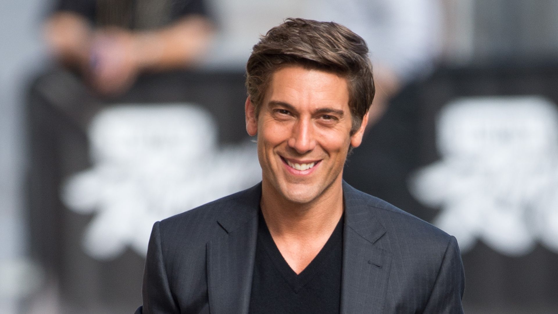 David Muir puts rarelyseen family members in the spotlight with new photos