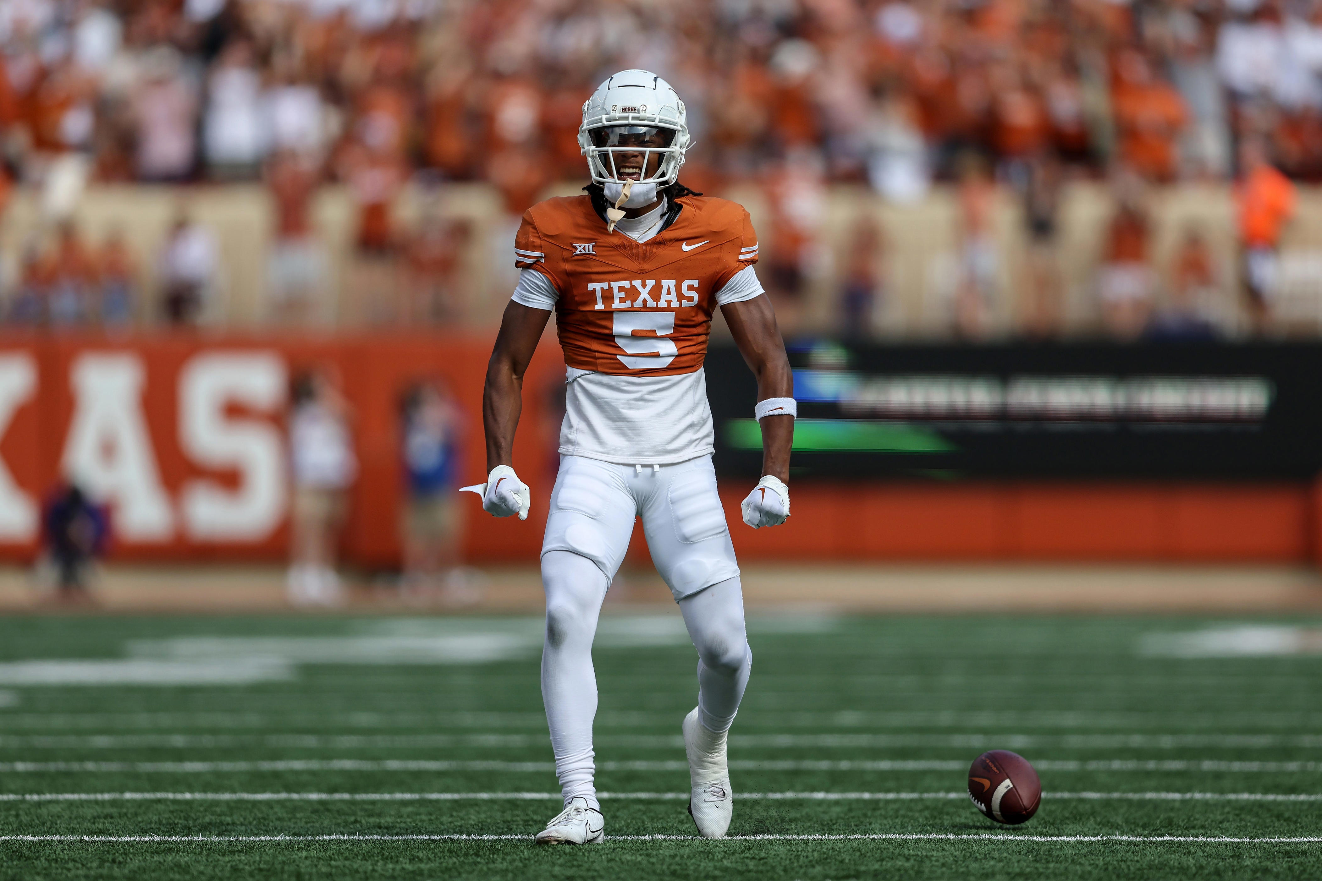 Texas WR Adonai Mitchell Is Expected To Enter NFL Draft