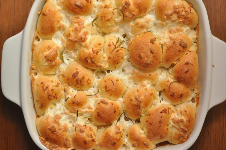 cheesy garlic rolls.