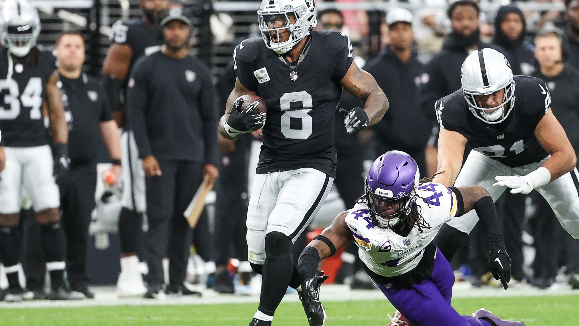 Raiders-Chiefs Injury Update: Josh Jacobs Misses, Kolton Miller Limited ...