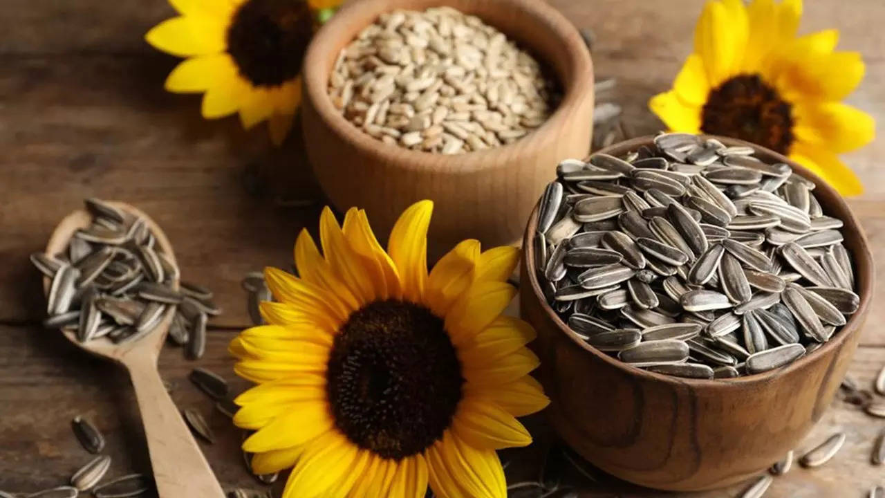 Roasted vs raw sunflower seeds: Know the difference