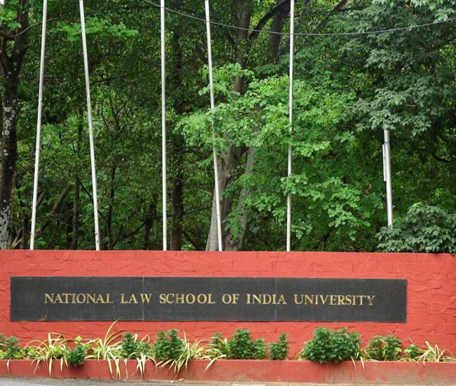 Top 10 Law Universities In India - RANKED