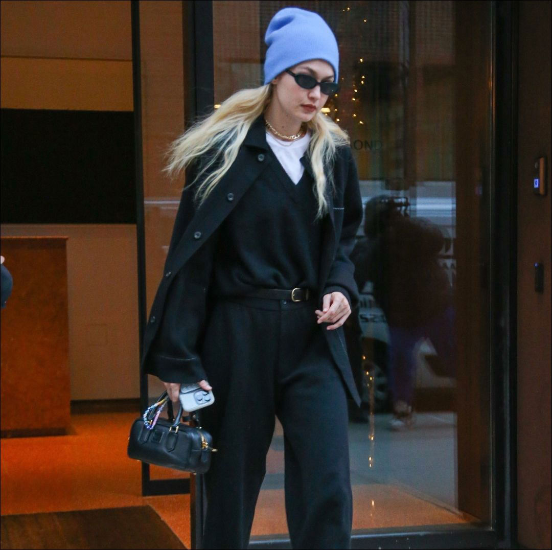 Gigi Hadid Confirms: A Colorful and Cozy Beanie Is the Ideal Finishing ...