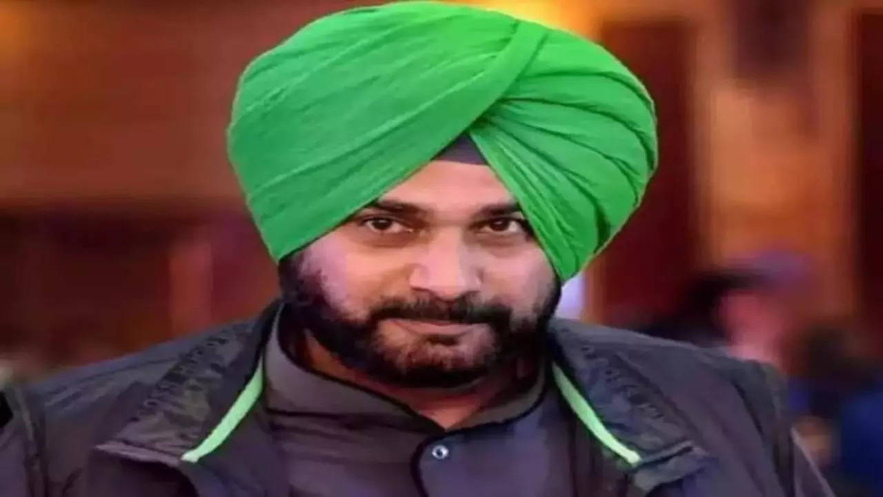 Expel Navjot Singh Sidhu For Indiscipline, Say Punjab Congress Leaders