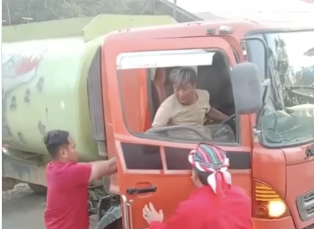 Bupati Kutai Barat Klaim Hampir Kecelakaan Gegara Sopir Truk Yang ...