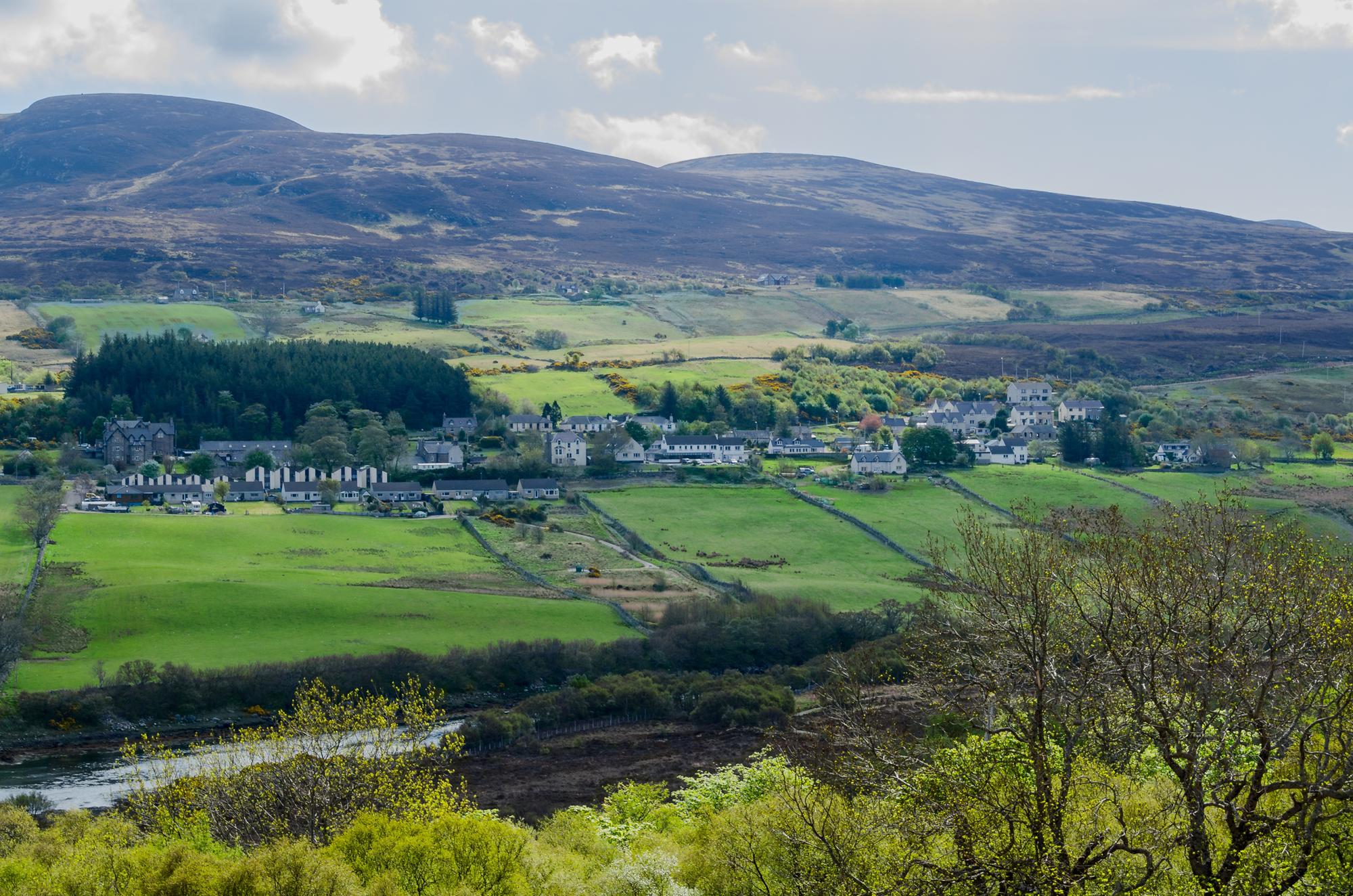 land scotland: scotland's largest landowner anders holch povlsen and the changing the face of a highland village