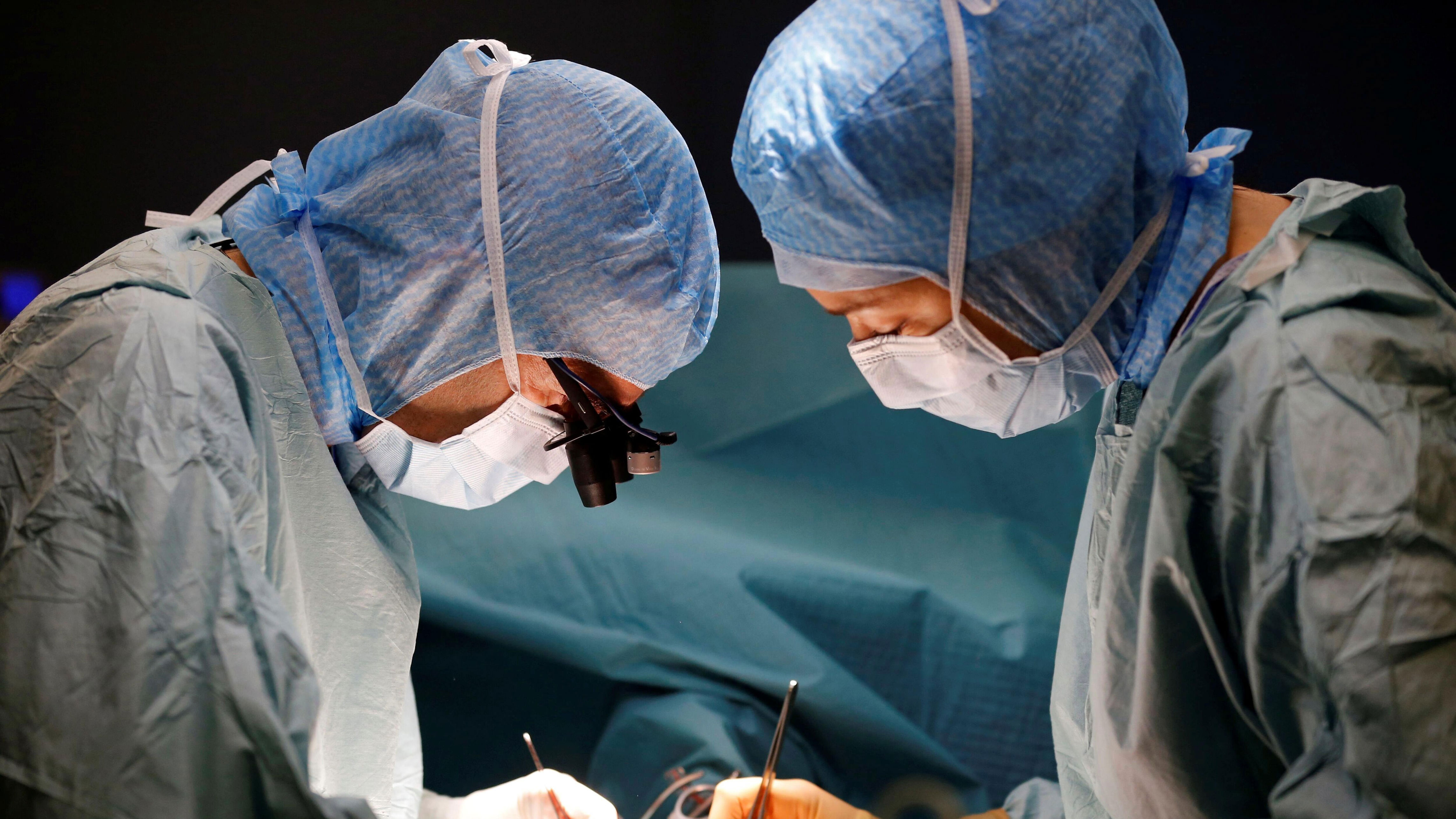 Операция д 7. Трансплантация почки фото. Объект в хирургии. Трансплантация сердца.