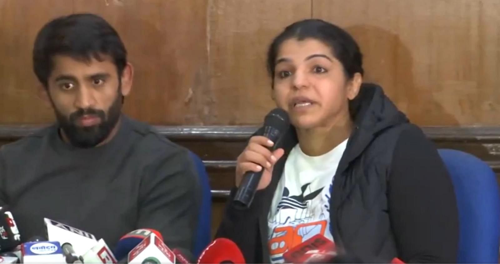 Olympic Medallist Sakshi Malik Quits Wrestling After Brij Bhushan ...