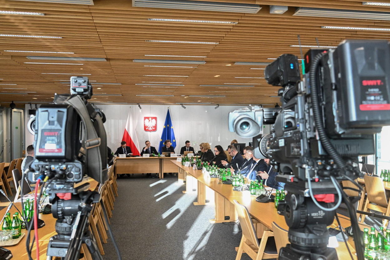 Pierwsze Posiedzenie Sejmowej Komisji śledczej Badającej Tzw. Wybory ...