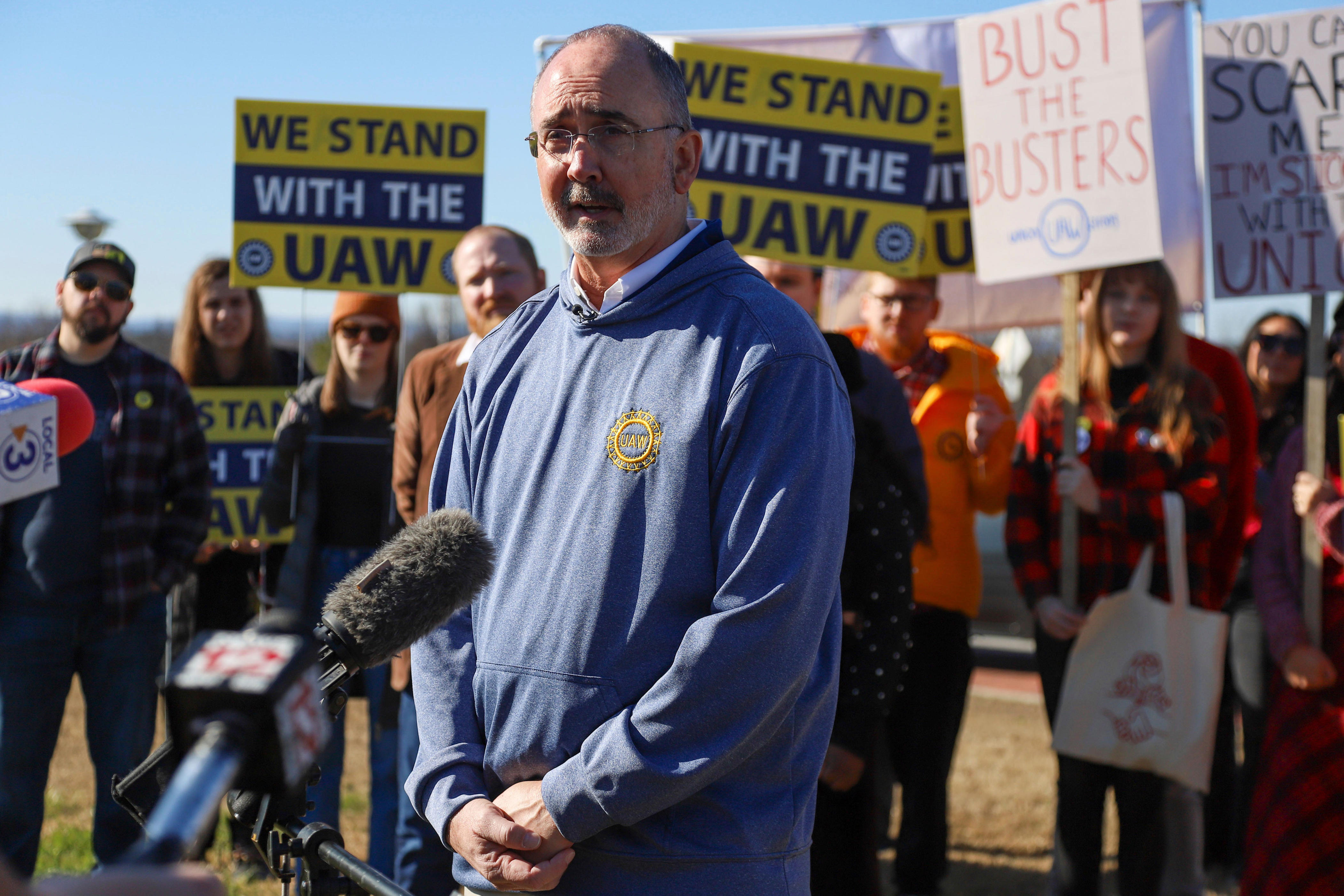 UAW President Shawn Fain Goes On Fox, Lists 5 Key Reasons Why Trump ...