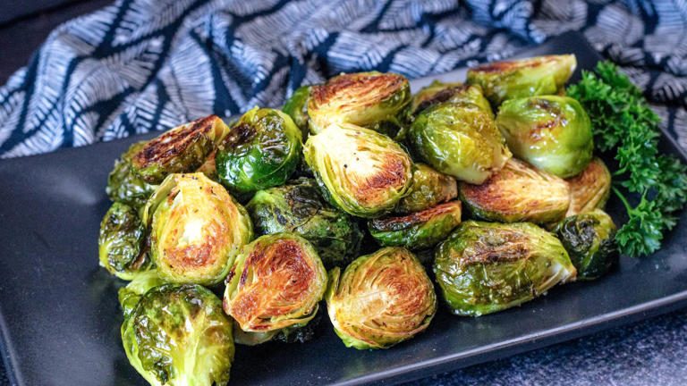 A Simple, No-frills Way To Prepare Brussels Sprouts - Roasted Brussels ...