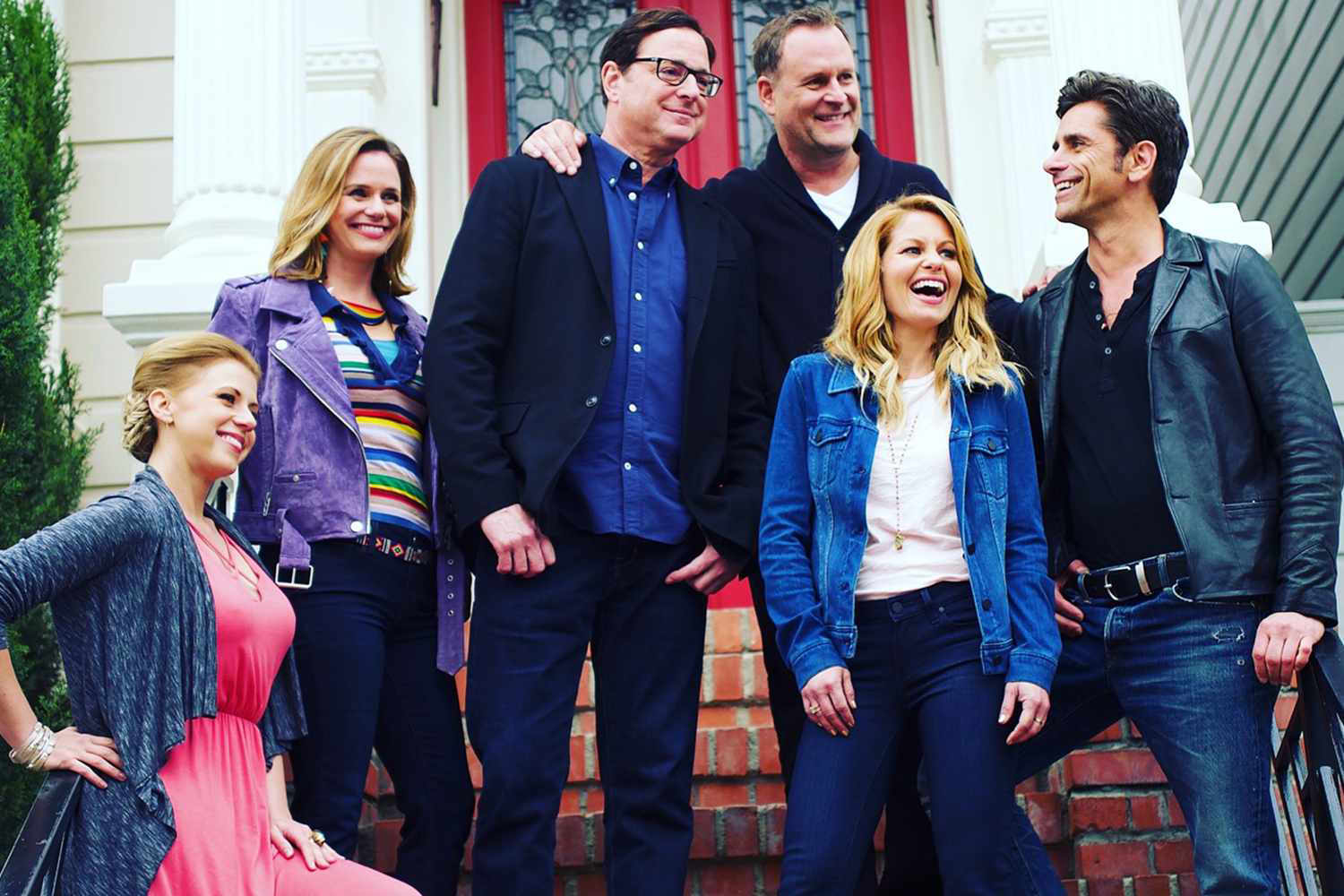 John Stamos Shares One Of The Last Photos With “full House” Cast Including The Late Bob Saget