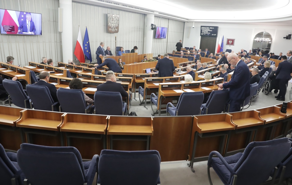 Senat Wznowił Obrady I Zajmie Się Podwyżkami Dla Nauczycieli