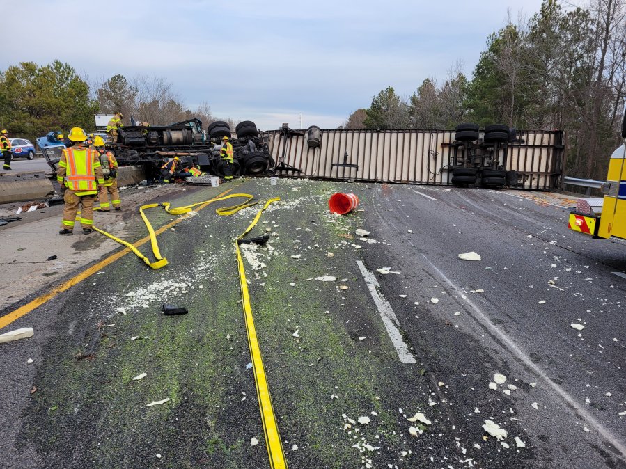 Two Injured In Multi-vehicle Crash Involving 2 Tractor-trailers On I ...