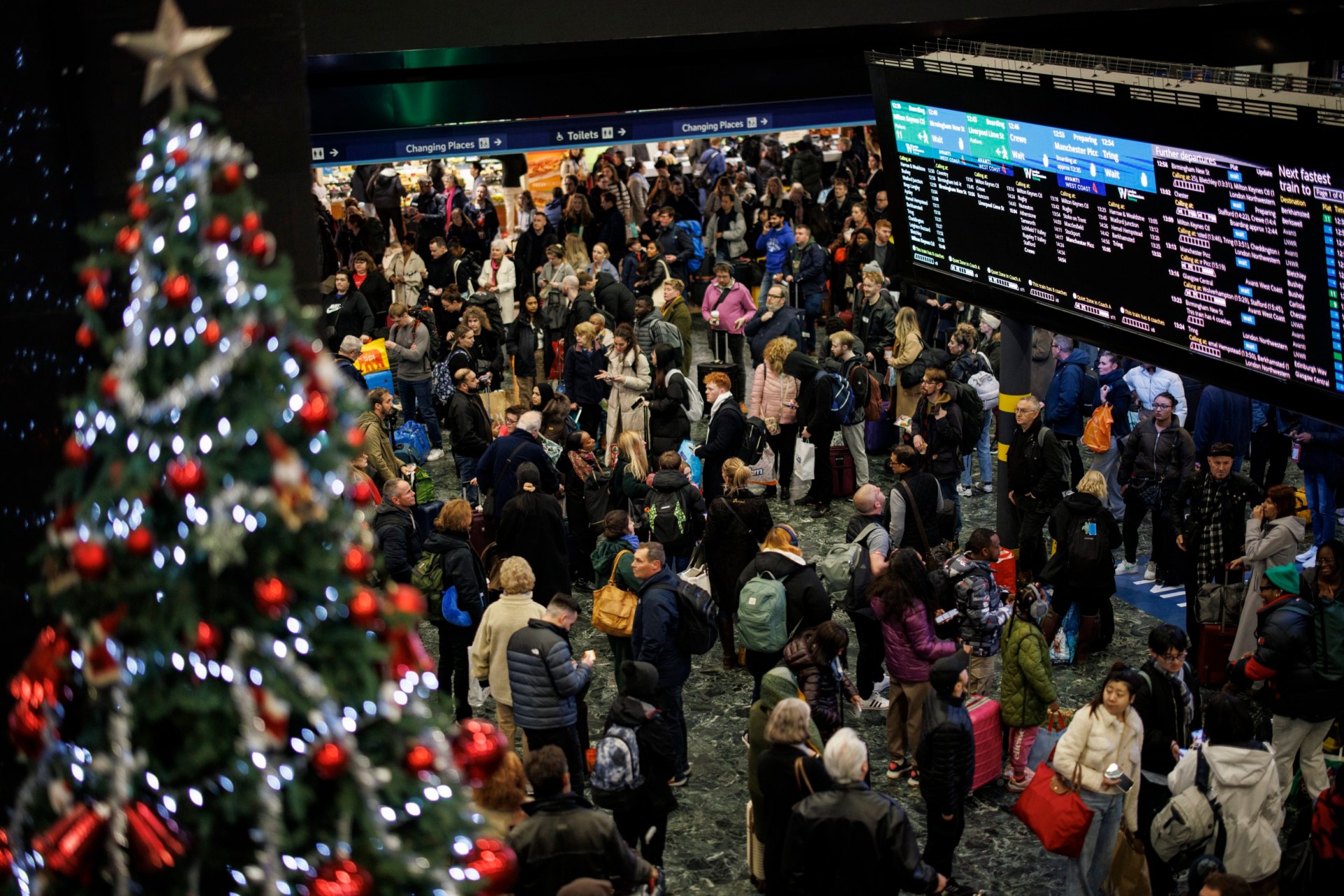 christmas travel disruption