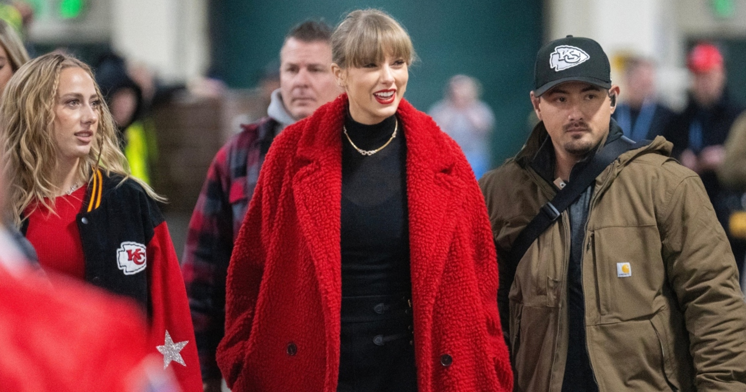 Buffalo Bills Fans Boo At The Arrival Of Taylor Swift For Playoff Game ...